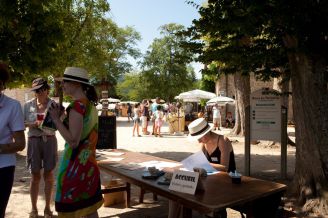 les bénévoles marché des potiers MATOUR