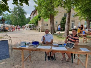les bénévoles marché des potiers MATOUR