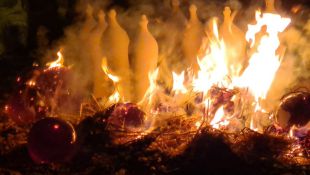 les boules de feu marché des potiers MATOUR