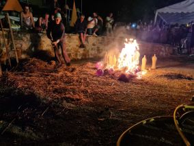 les boules de feu marché des potiers MATOUR